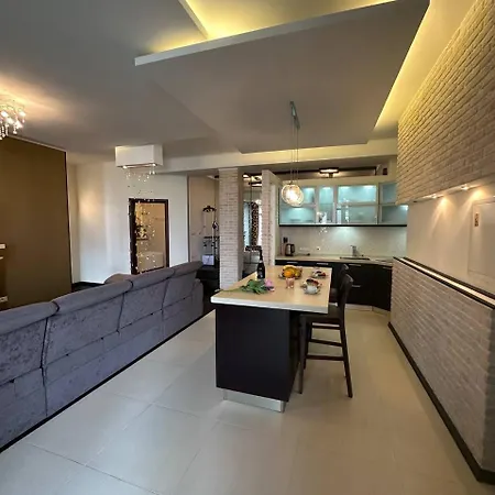 Em новая аркадия Apartment